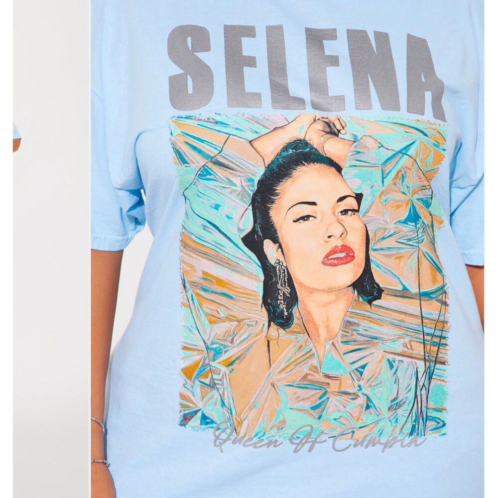 Selena Tee